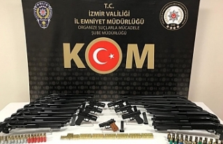 İzmir'de silah kaçakçılığı operasyonu:...