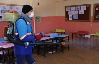 Menderes'te okullar dezenfekte edildi