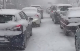 Ödemiş'te ulaşıma kar engeli: 150 araç mahsur...
