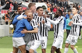 İzmir'de gol düellosunu Altay kazandı