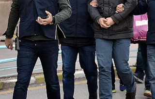 İzmir'de FETÖ operasyonu: 11 gözaltı