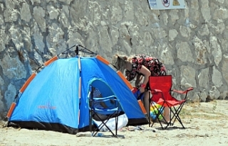 Çeşme'de kamusal alanlarda çadır yasağı
