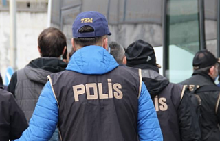 İzmir merkezli 6 ilde FETÖ operasyonu: 16 gözaltı...