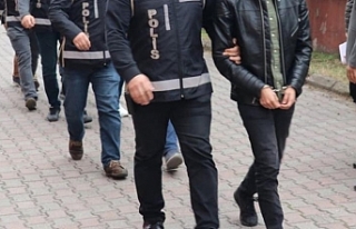 İzmir merkezli 12 ilde FETÖ operasyonu: 28 gözaltı...