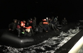 Yunanistan'ın ölüme ittiği 64 göçmen kurtarıldı