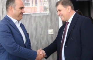 Karşıyaka Belediye Başkanı Cemil Tugay, 2 yeni...
