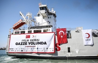 Türkiye'nin 8'inci insani yardım gemisi...