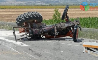 Denizli Baklan’da otomobil ile traktör çarpıştı!