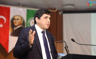 Iğdır Üniversitesi Rektörü Prof. Dr. Mehmet Hakkı Alma, öğretmen ve okul yöneticilerine konferans verdi