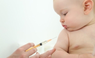 Bir aylık bebeğe koronavirüs aşısı! Aile suç duyurusunda bulundu