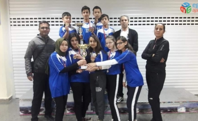 Kadir Boylu Ortaokullu Dartçılardan çifte şampiyonluk
