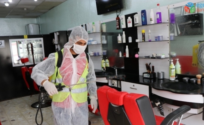 Viranşehir’de berber ve kuaförler dezenfekte edildi