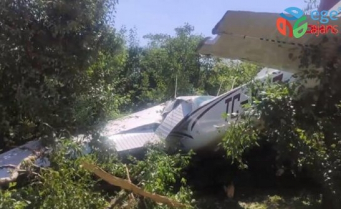 Bursa'da eğitim uçağı bahçeye düştü! Yaralılar var...