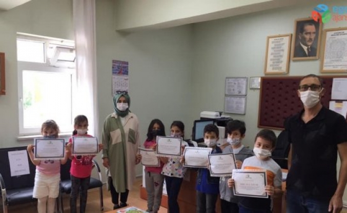 Gazi Emet İlkokulu öğrencileri fidan dikti