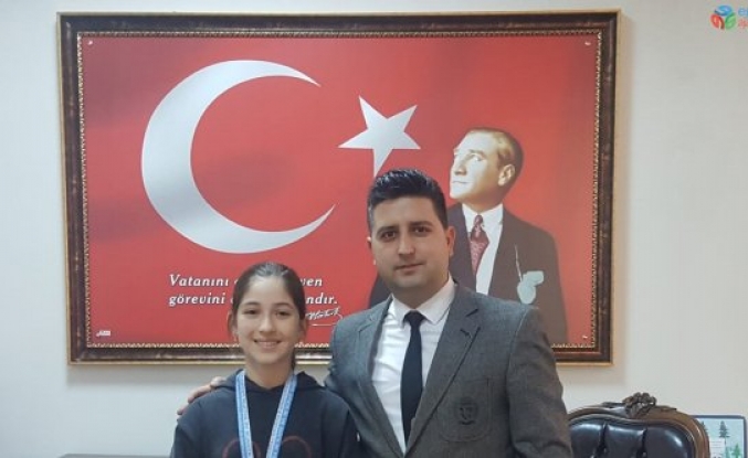 Köşklü Zeynep Türkiye birincisi oldu